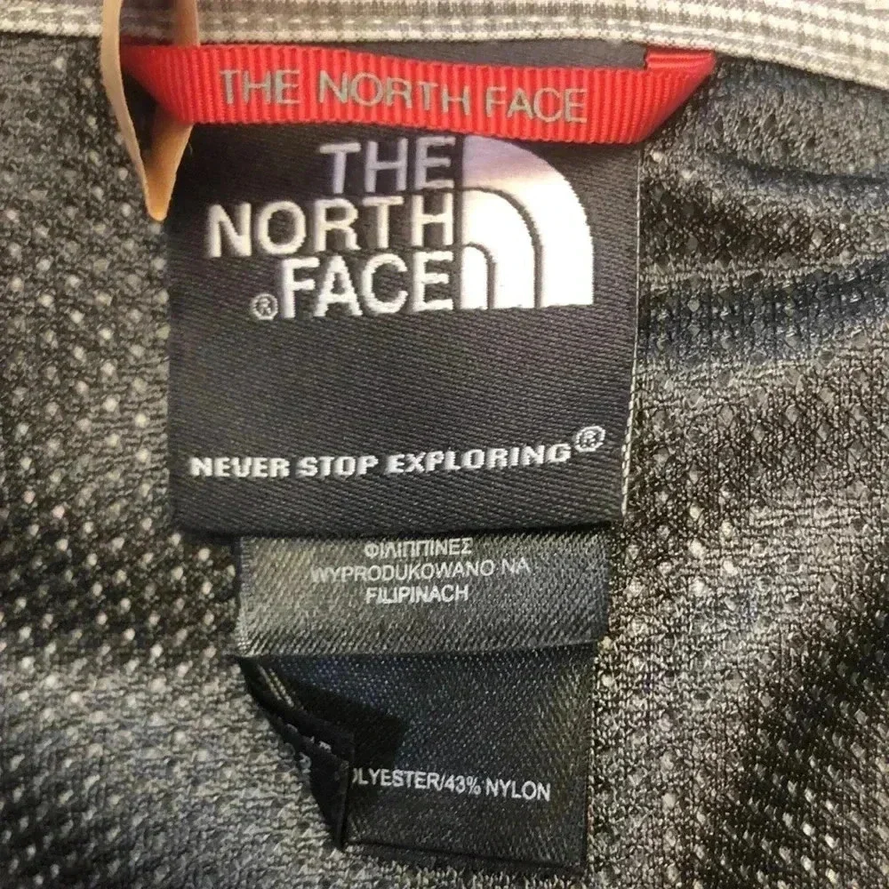 The North Face Men’s Lightweight Snap Front Outdoor Shirt